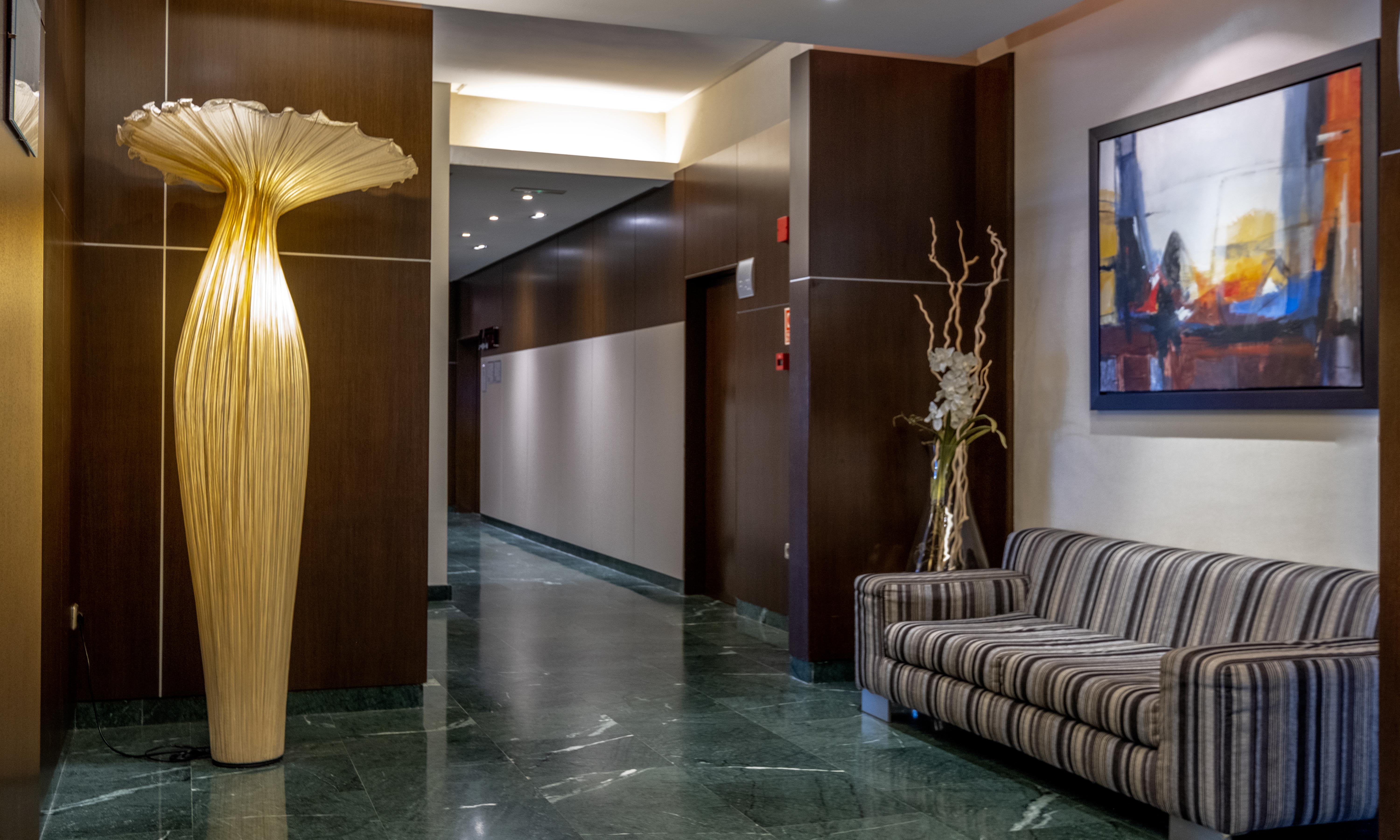 กรัน โฮเทล อัตติกา 21 บาส โรซัส Hotel ลัสโรซัส เด มาดริด ภายนอก รูปภาพ
