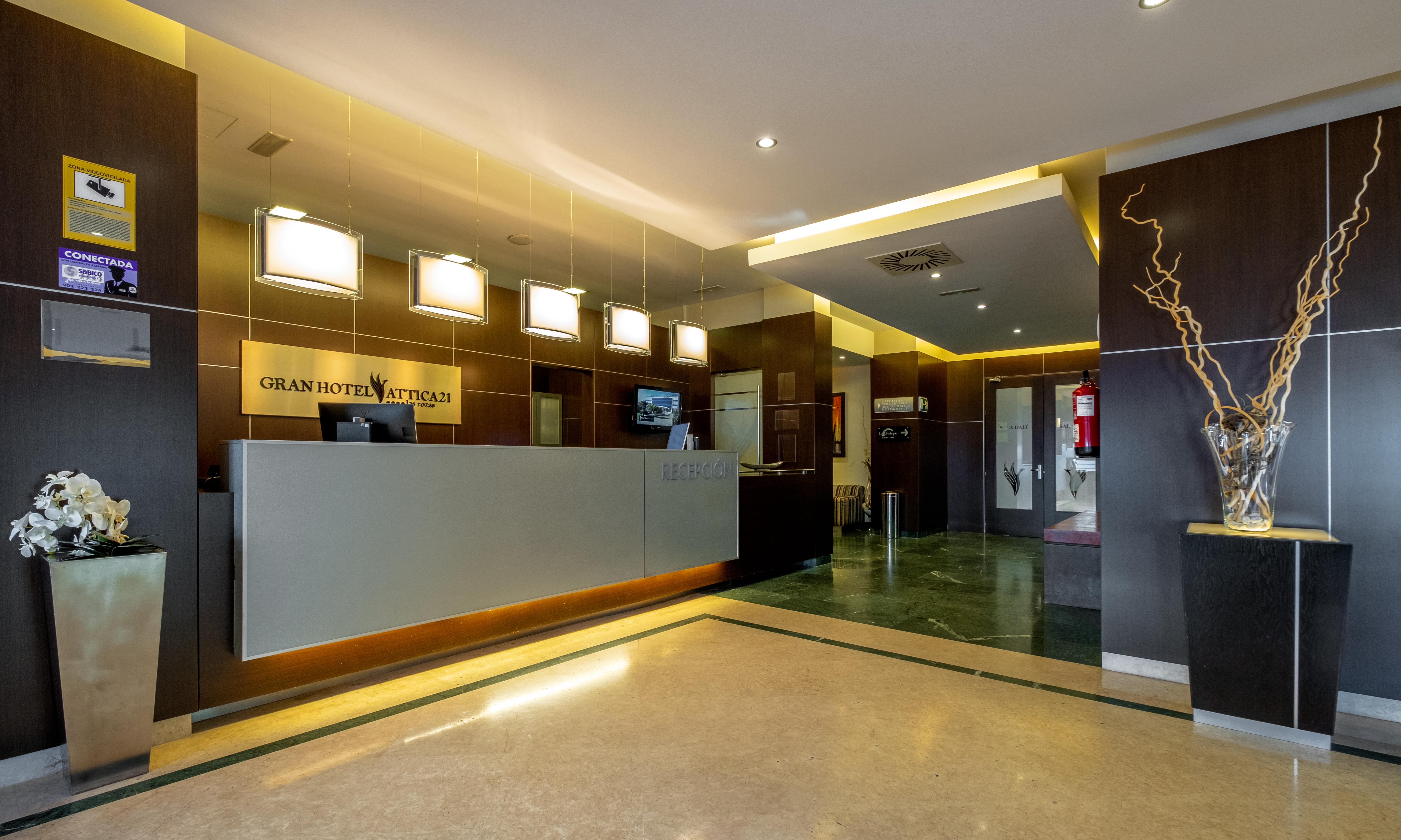 กรัน โฮเทล อัตติกา 21 บาส โรซัส Hotel ลัสโรซัส เด มาดริด ภายนอก รูปภาพ