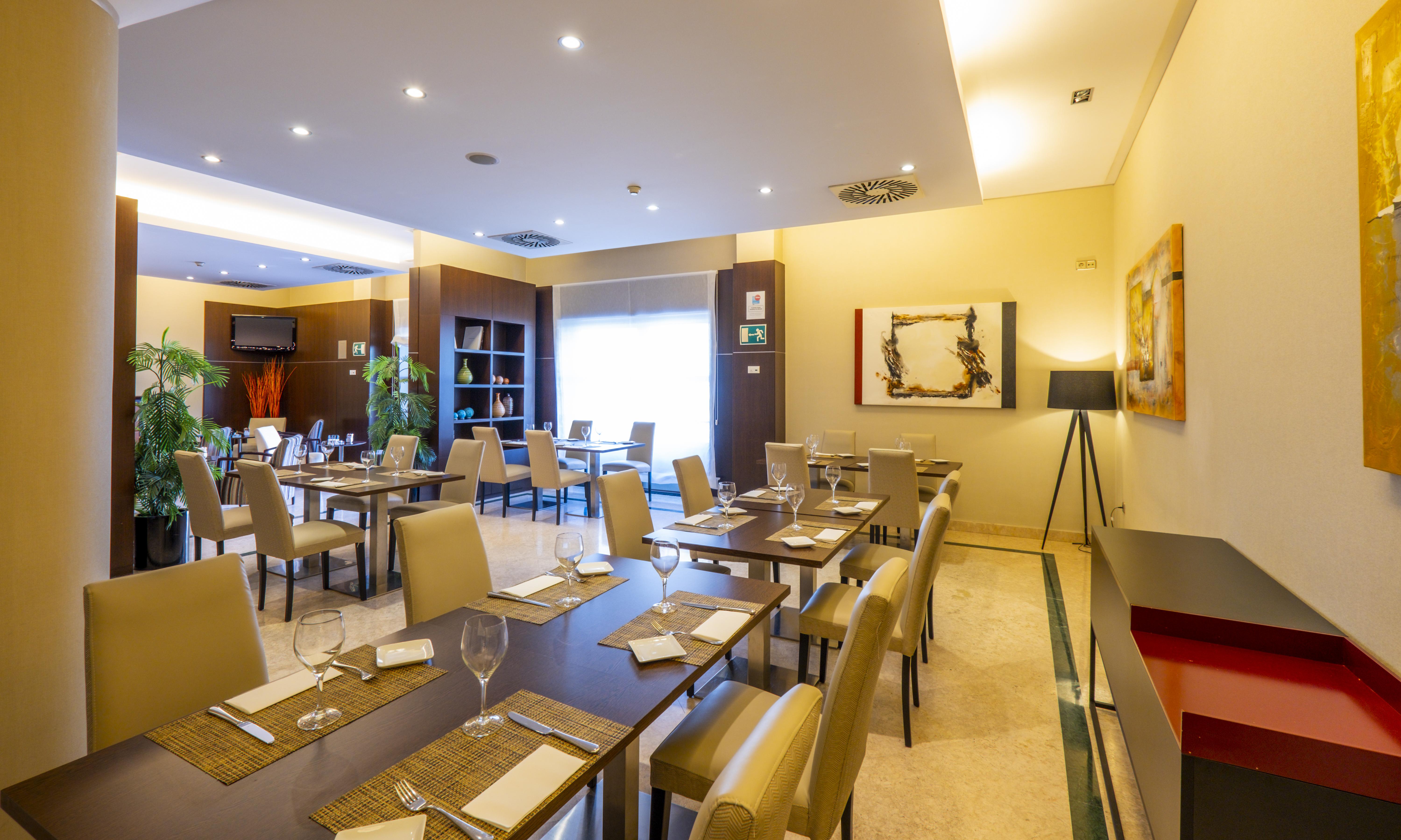 กรัน โฮเทล อัตติกา 21 บาส โรซัส Hotel ลัสโรซัส เด มาดริด ภายนอก รูปภาพ