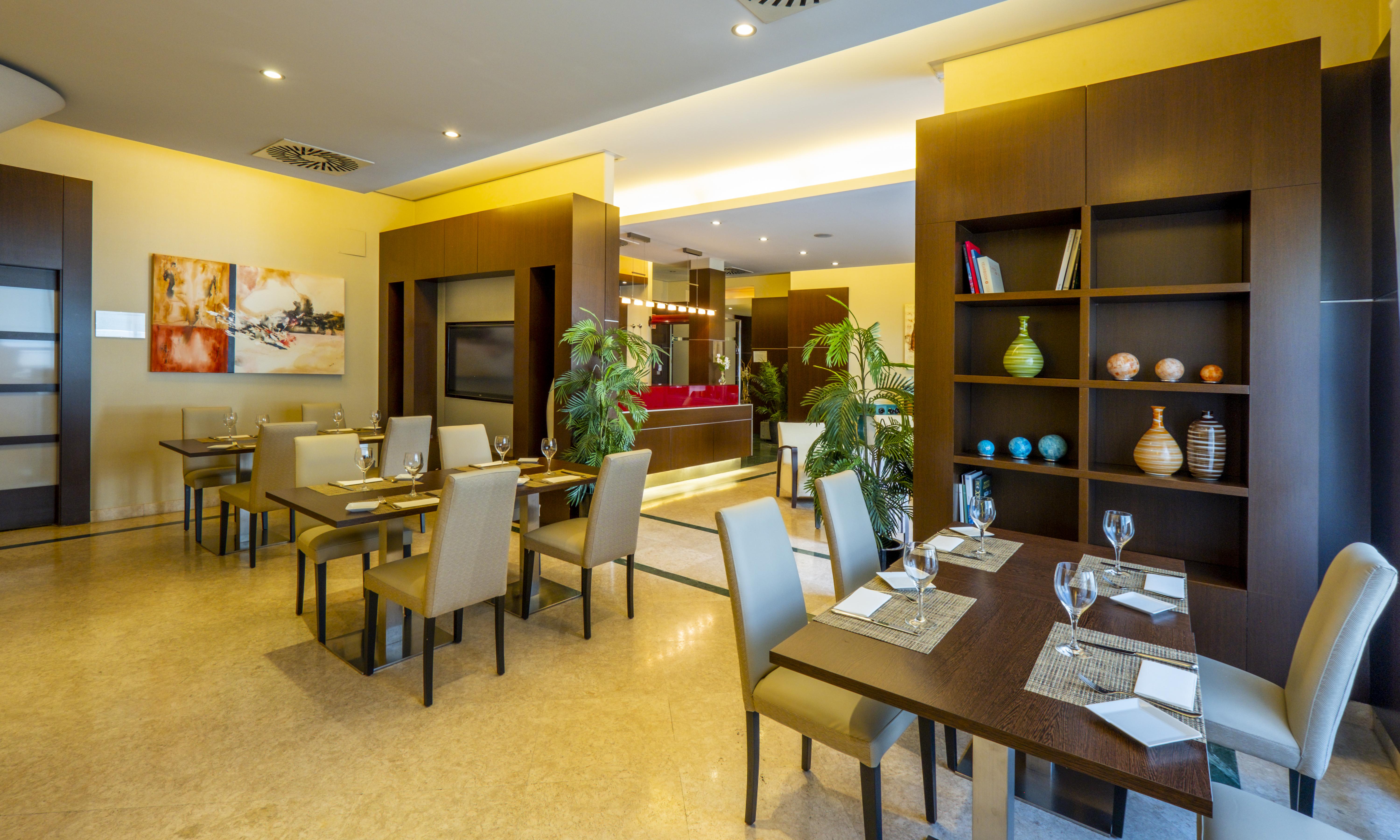 กรัน โฮเทล อัตติกา 21 บาส โรซัส Hotel ลัสโรซัส เด มาดริด ภายนอก รูปภาพ