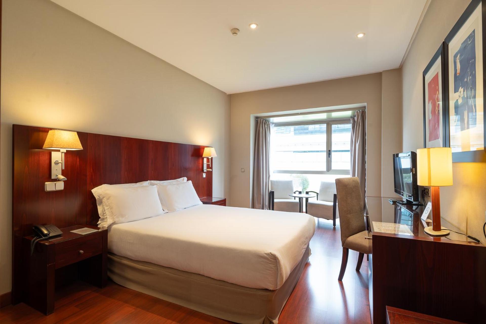 กรัน โฮเทล อัตติกา 21 บาส โรซัส Hotel ลัสโรซัส เด มาดริด ภายนอก รูปภาพ