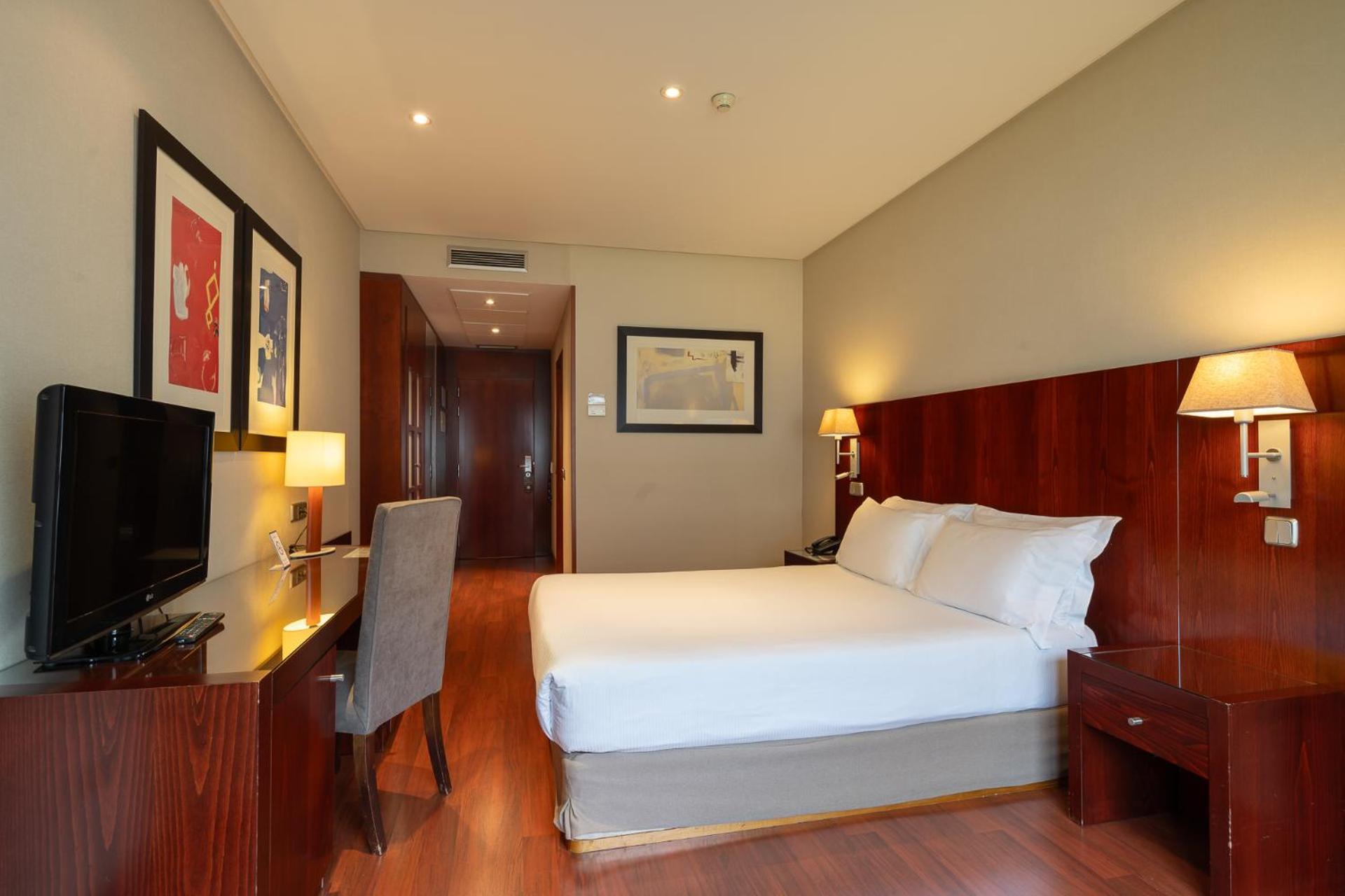 กรัน โฮเทล อัตติกา 21 บาส โรซัส Hotel ลัสโรซัส เด มาดริด ภายนอก รูปภาพ