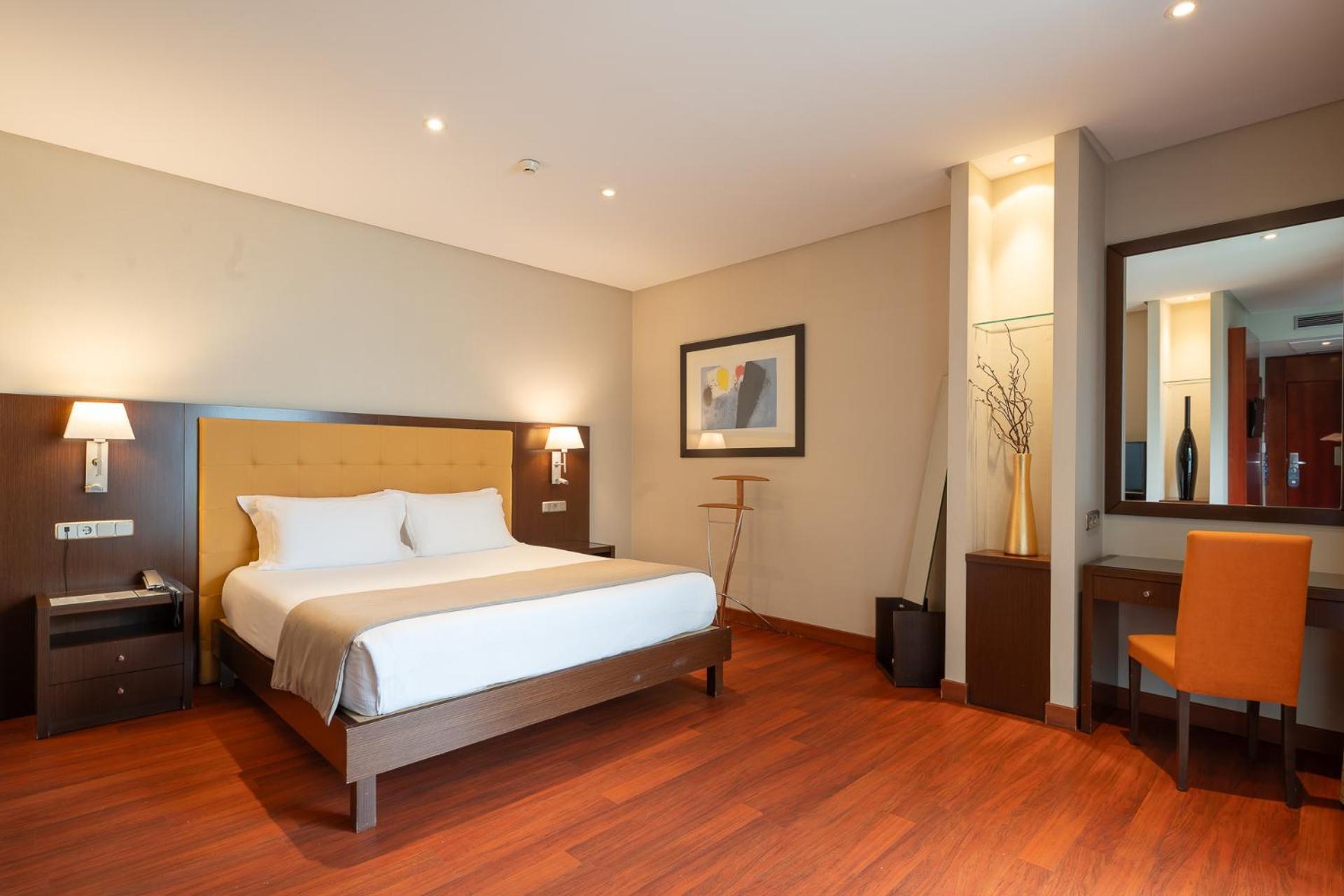 กรัน โฮเทล อัตติกา 21 บาส โรซัส Hotel ลัสโรซัส เด มาดริด ภายนอก รูปภาพ