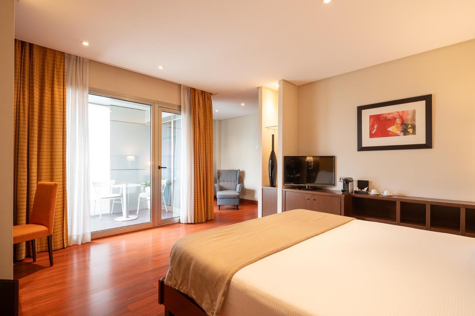 กรัน โฮเทล อัตติกา 21 บาส โรซัส Hotel ลัสโรซัส เด มาดริด ภายนอก รูปภาพ