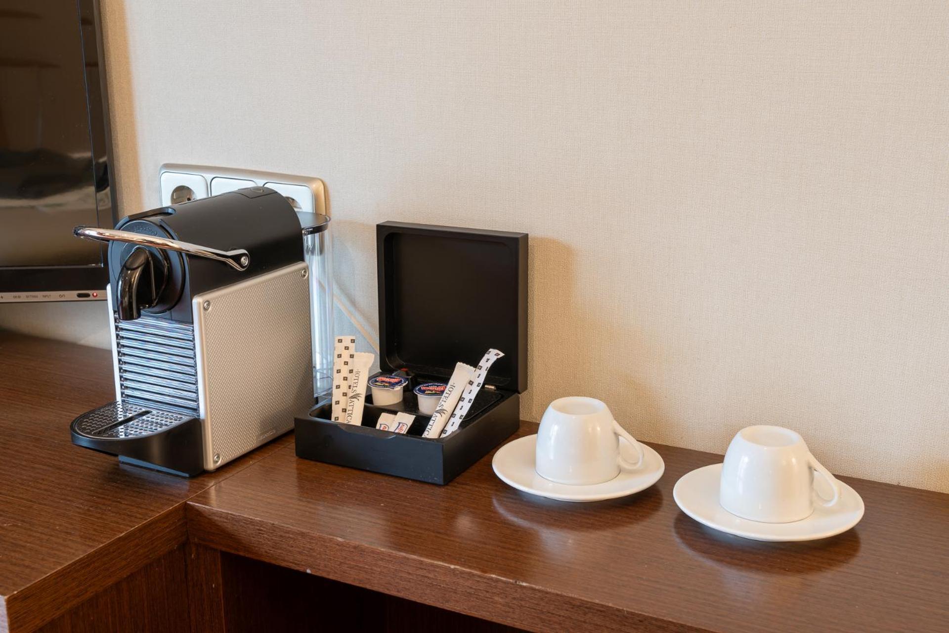 กรัน โฮเทล อัตติกา 21 บาส โรซัส Hotel ลัสโรซัส เด มาดริด ภายนอก รูปภาพ